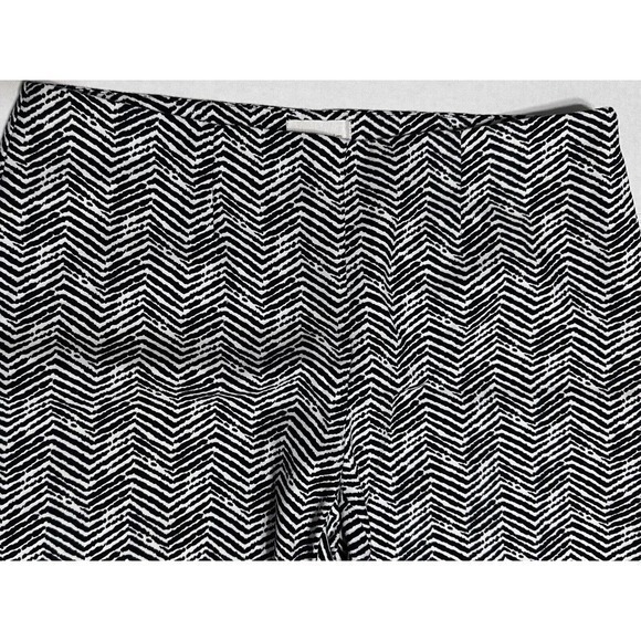 Chico's Women's So Slimming Side Zip Black And White Size 0 Crop Super Comfy - Picture 2 of 14